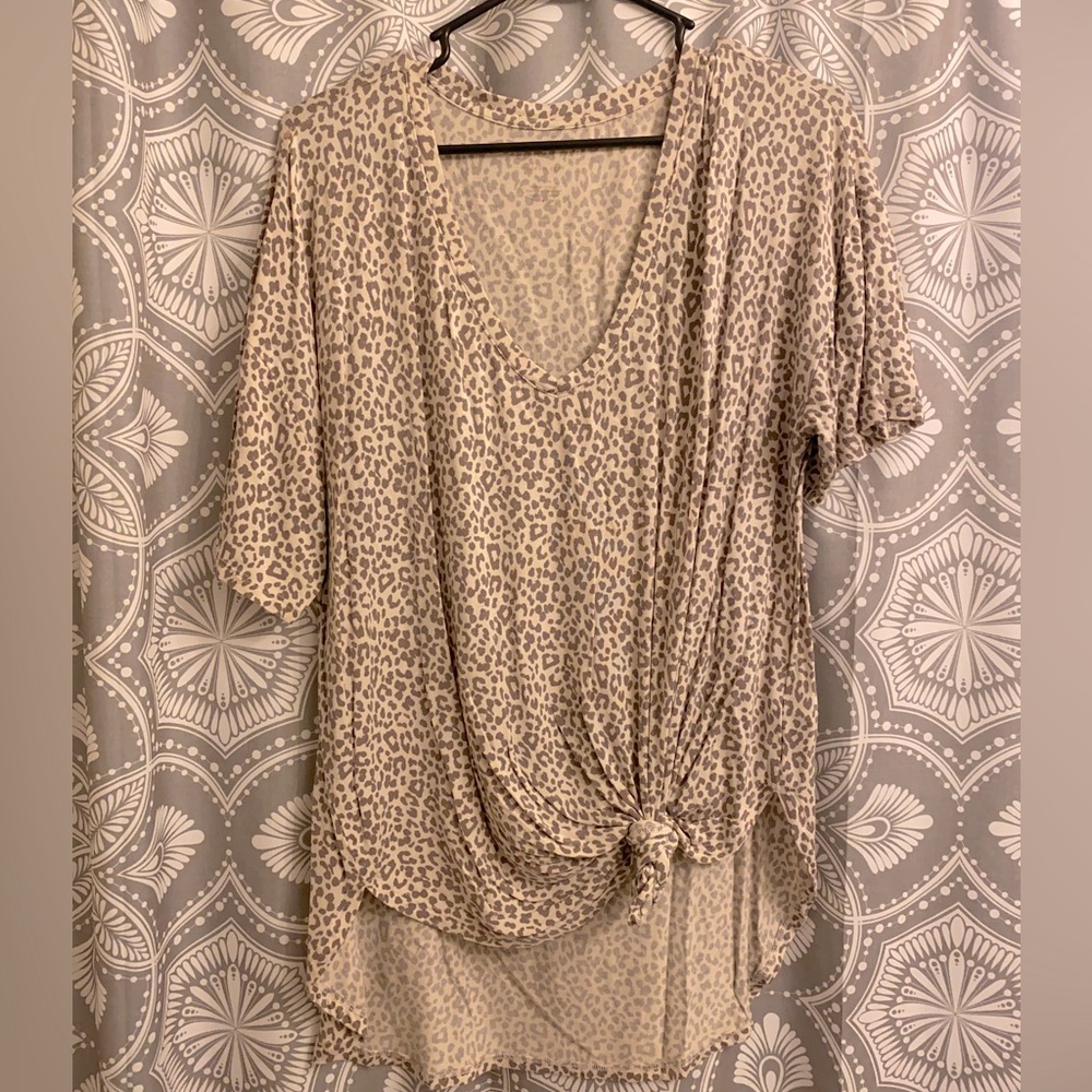 Size XL women’s shirt